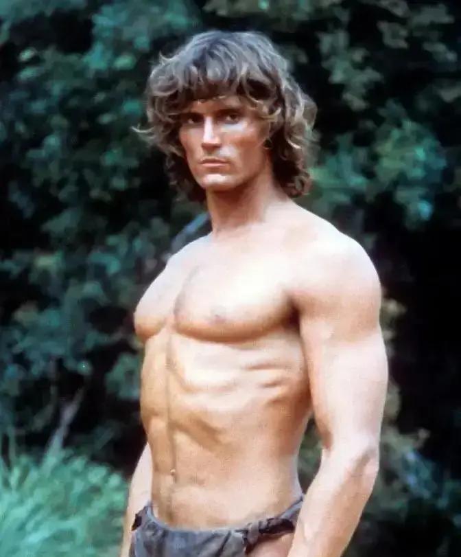 票房血亏1800万，24岁新娘却封神米高梅1981年押错宝，3000万砸出