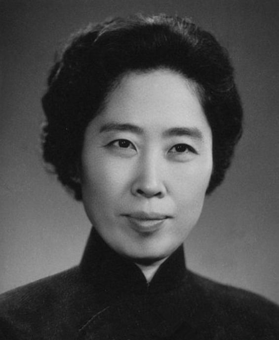 🌞1979年，王光美终于走出了监狱，令她没想到的是，第一个来拜访的人，竟是