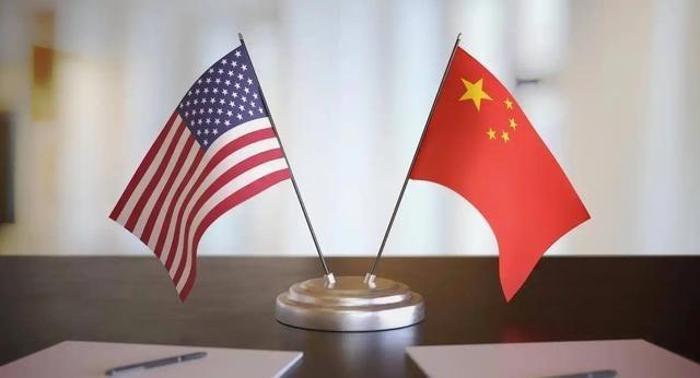 为什么这次中国从经济上不打算救美国了？因为现在救美国，将来就是更害中国，过去这二