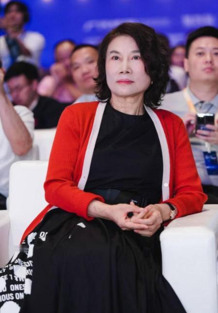 董明珠啊董明珠，让我说你什么好？没想到这么快就宣布了这个消息。 最近董明