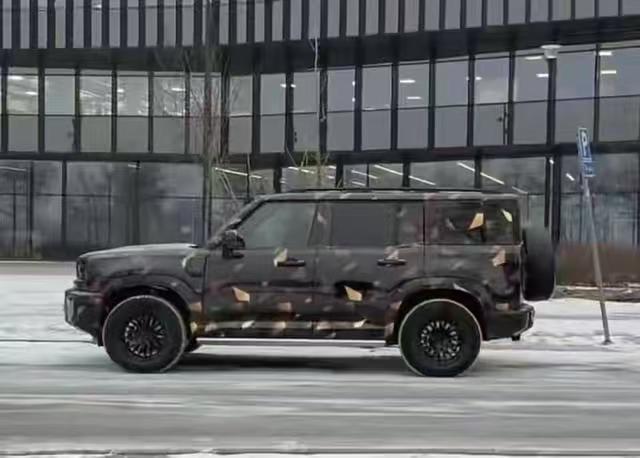 吉利银河战舰实车曝光，定位科技硬派SUV吉利银河最近亮相了一款全新车型——银河