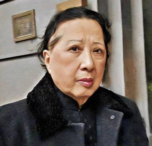 宋美龄去世之后，已经高龄的孔令仪做主把她生前居住过的房屋和使用过的一些器具拿出来