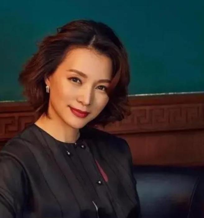 2012年，密春雷向董卿求婚，董卿立马拒绝：“你有老婆，我是不会嫁给你的。”话刚