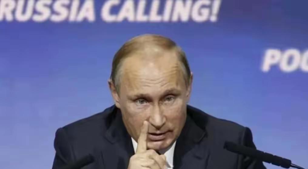 普京就扔了一句话，全世界的空气都安静了。他说，美国的“战斧”导弹要是敢碰俄罗斯一