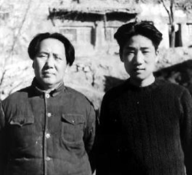 毛主席的过失在于他并未携带一丝富贵荣华离世。 那位从韶山冲走出的湖