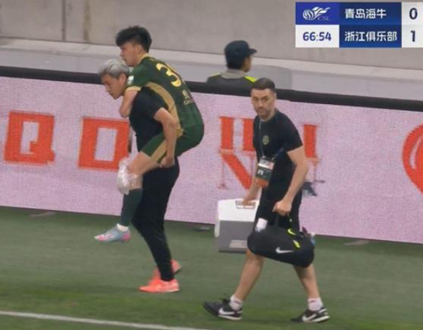 18岁小将王钰栋轰赛季第10球，伤退后盼早日归来！