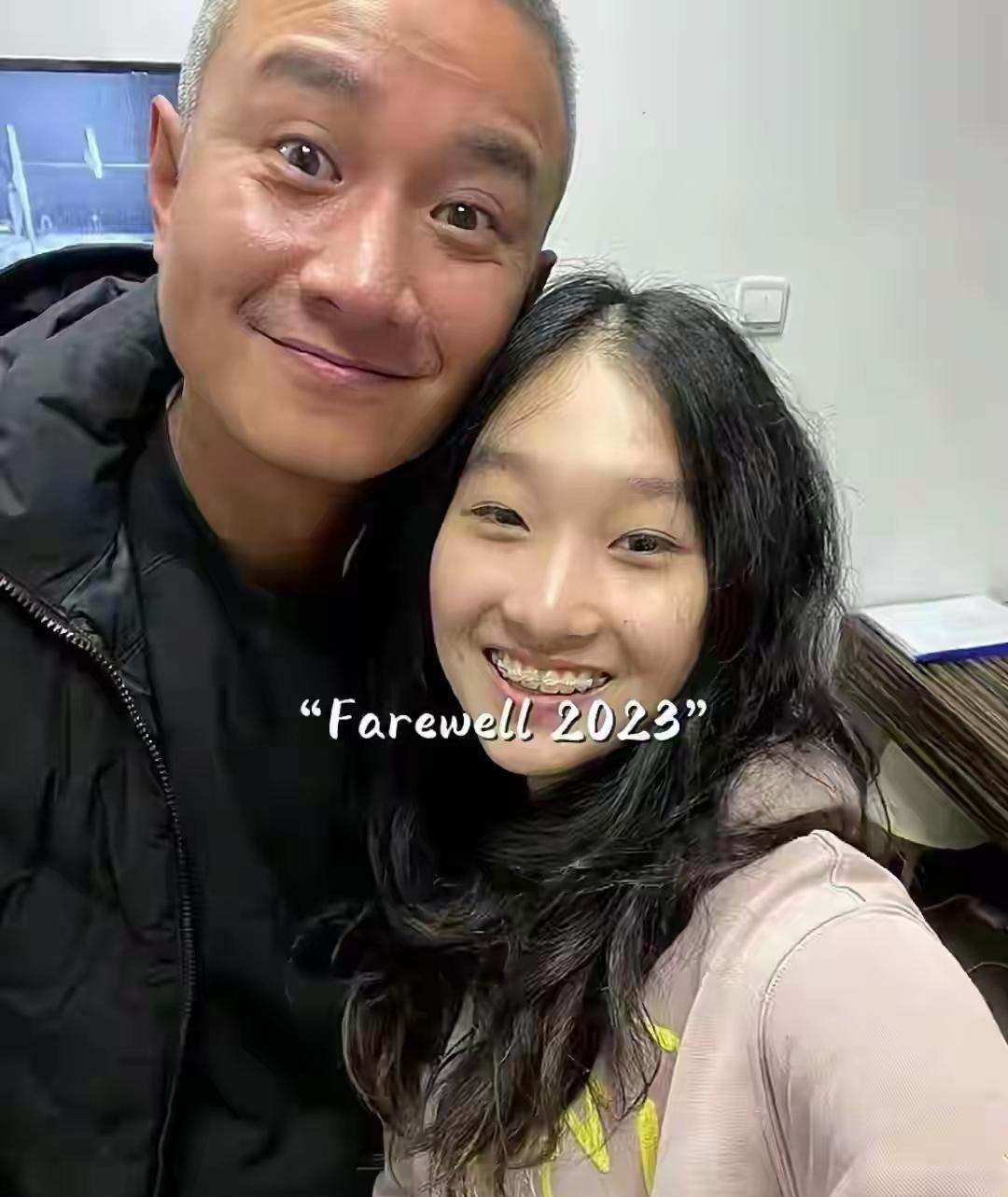 文章和女儿好养眼啊！文章绝对是一位好爸爸，现在的文章已经不是年轻的那位大帅哥，头