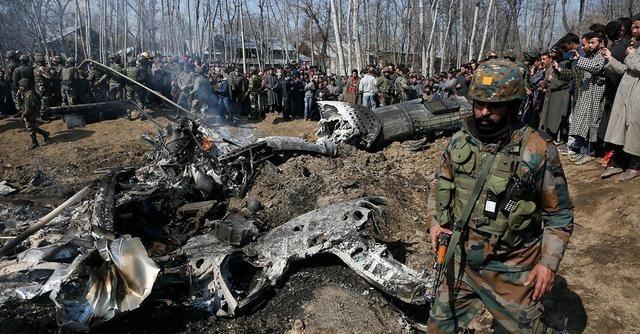 巴基斯坦罕见放出重磅信息：那场印巴空中对峙中，歼-10C其实一直“压着打、没出风