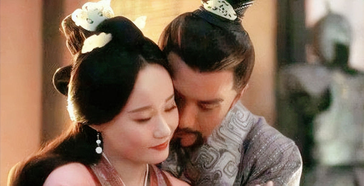 三国时，司马昭去探望弟弟司马干，一进门便恶臭扑鼻！他强忍着来到卧室，见弟弟正搂着