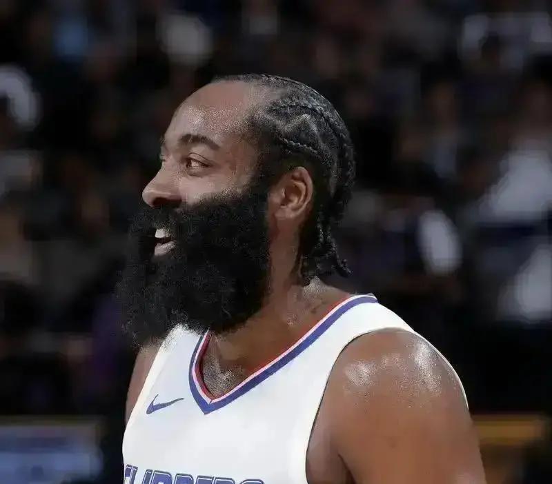 36分2818分已成绝唱2019年哈登连打82场，场均36.1分，全队就指