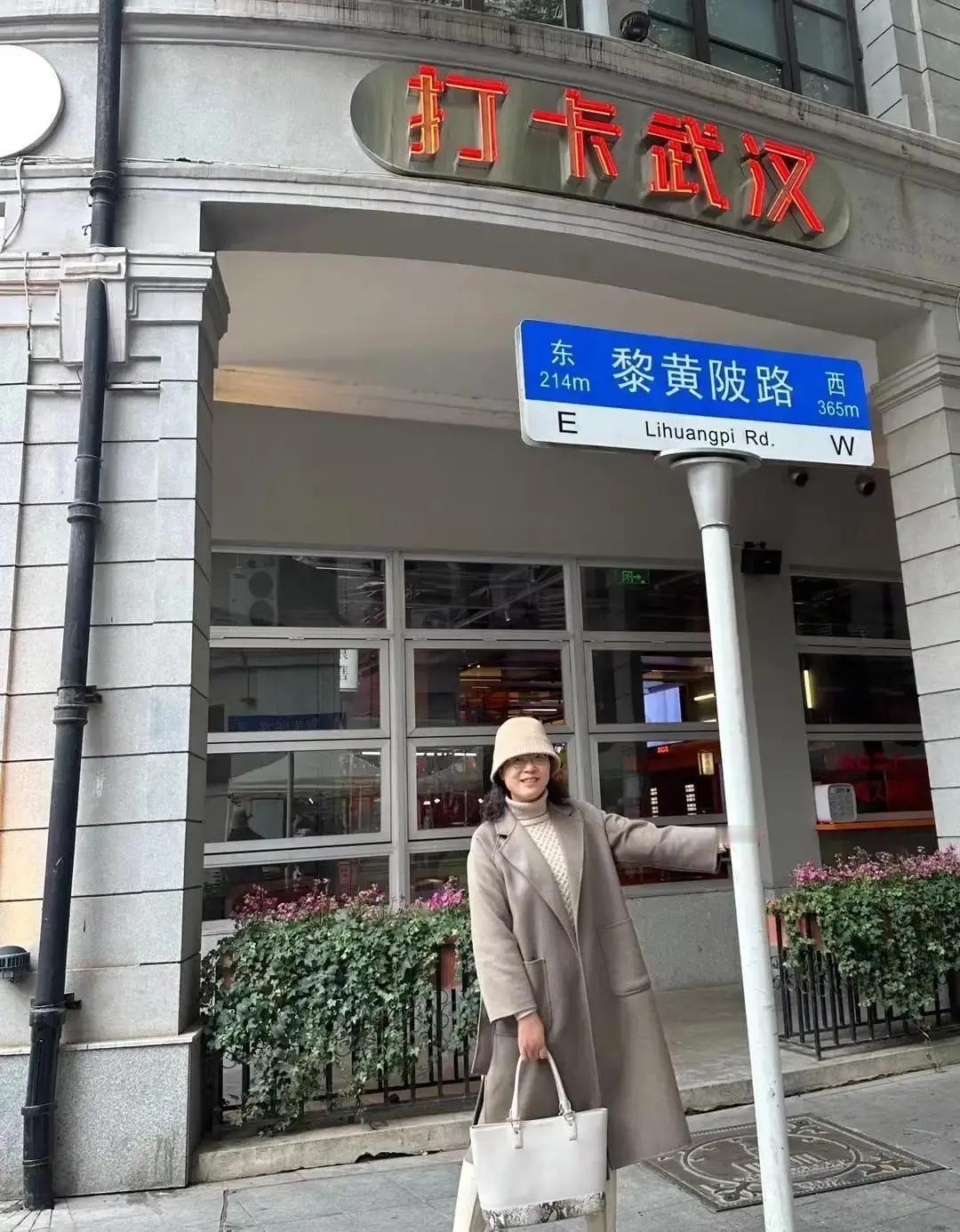 大衣挂闲鱼，3小时成交去年双十一买的羊毛大衣，吊牌没剪，今天挂上去，标价9