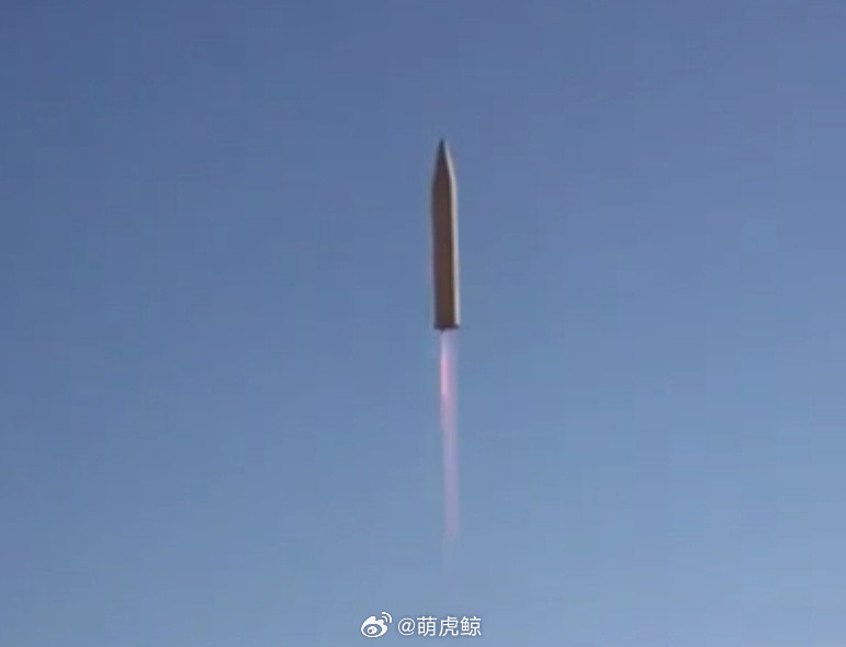 试射十年后，朝鲜的火星10终于砸向了帝国主义者的头顶，只不过操纵他的人心态已经完