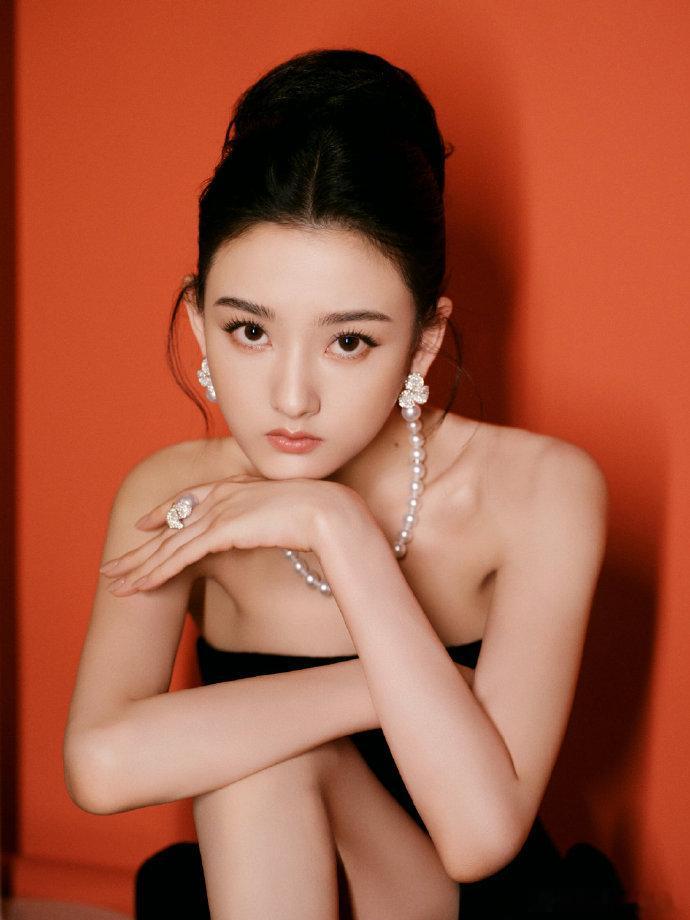 宋祖儿珍珠少女宋祖儿珍珠少女，没想到她戴珍珠这么清新啊🤩宋祖儿景甜喻言黑