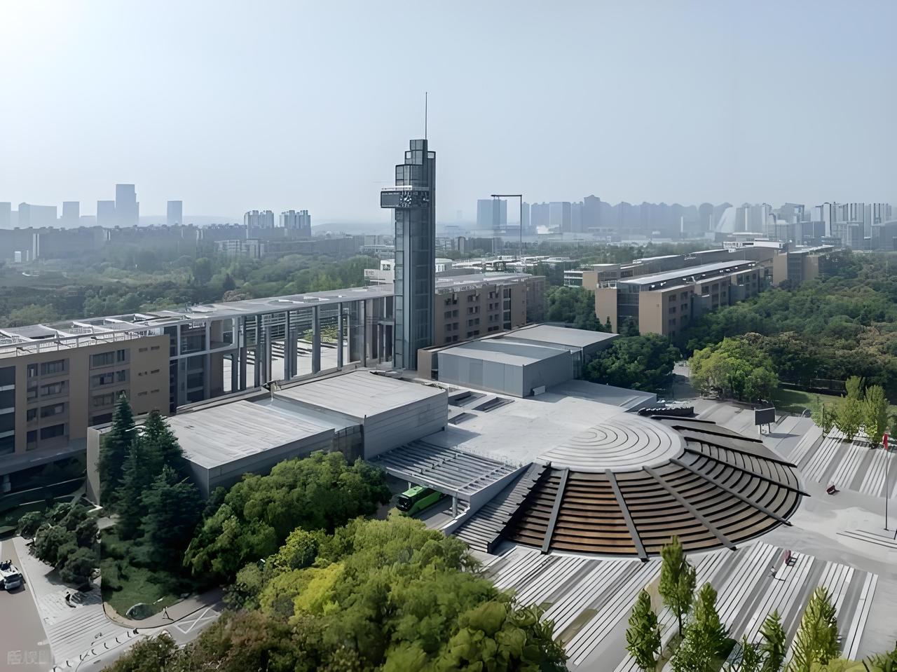 选大学｜名气和专业，别再被忽悠着选错了先骂醒所有纠结的人：问“名气重要还是专业