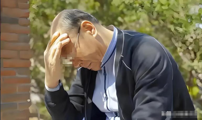 毫无诚信！”深圳，男子买了一份养老保险，保单写着：60岁按月领取50万。他坚持缴