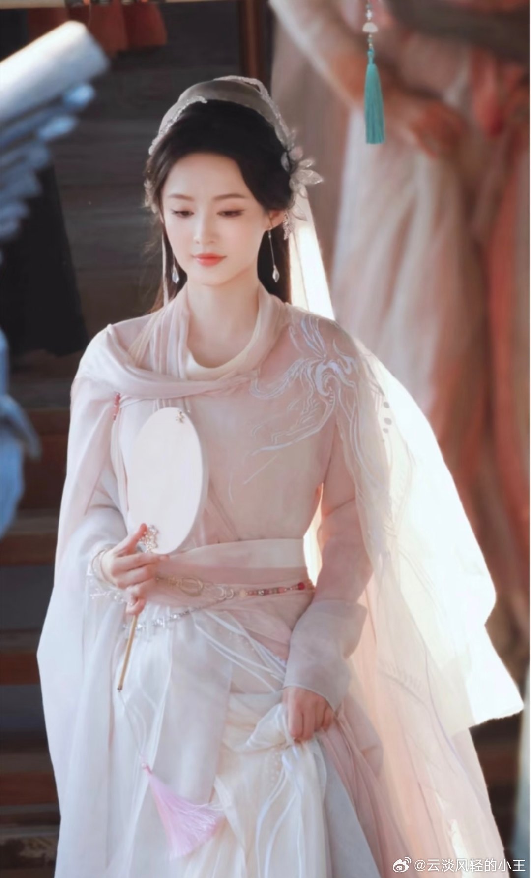李沁咸鱼飞升神女镜头《咸鱼飞升》王鹤棣×李沁|反套路修仙，这波「咸鱼躺平」我追定