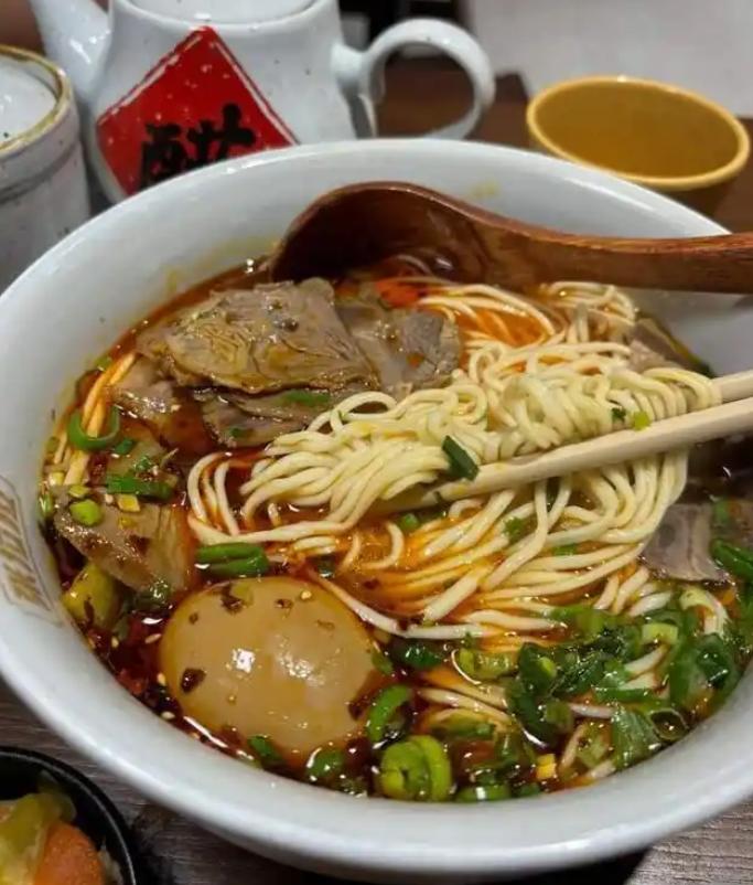 叫了40年的“兰州拉面”，突然要改名了。今年6月，天津72家拉面馆集体摘下“兰