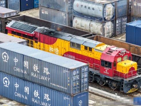 波兰这次的“背刺”中国，就是一记警钟，它用数百列火车代价，告诉了我们一个简单道理