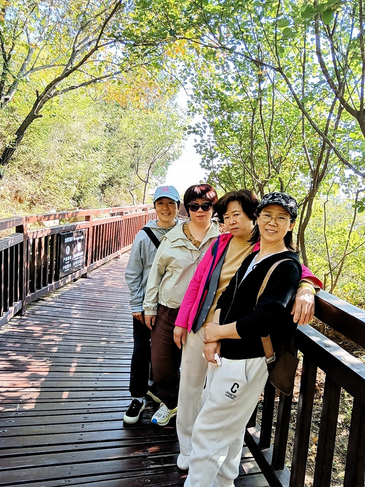 都说长女如母，这话在我大姐身上体现得淋漓尽致。大姐今年65岁，家里排行老大。从