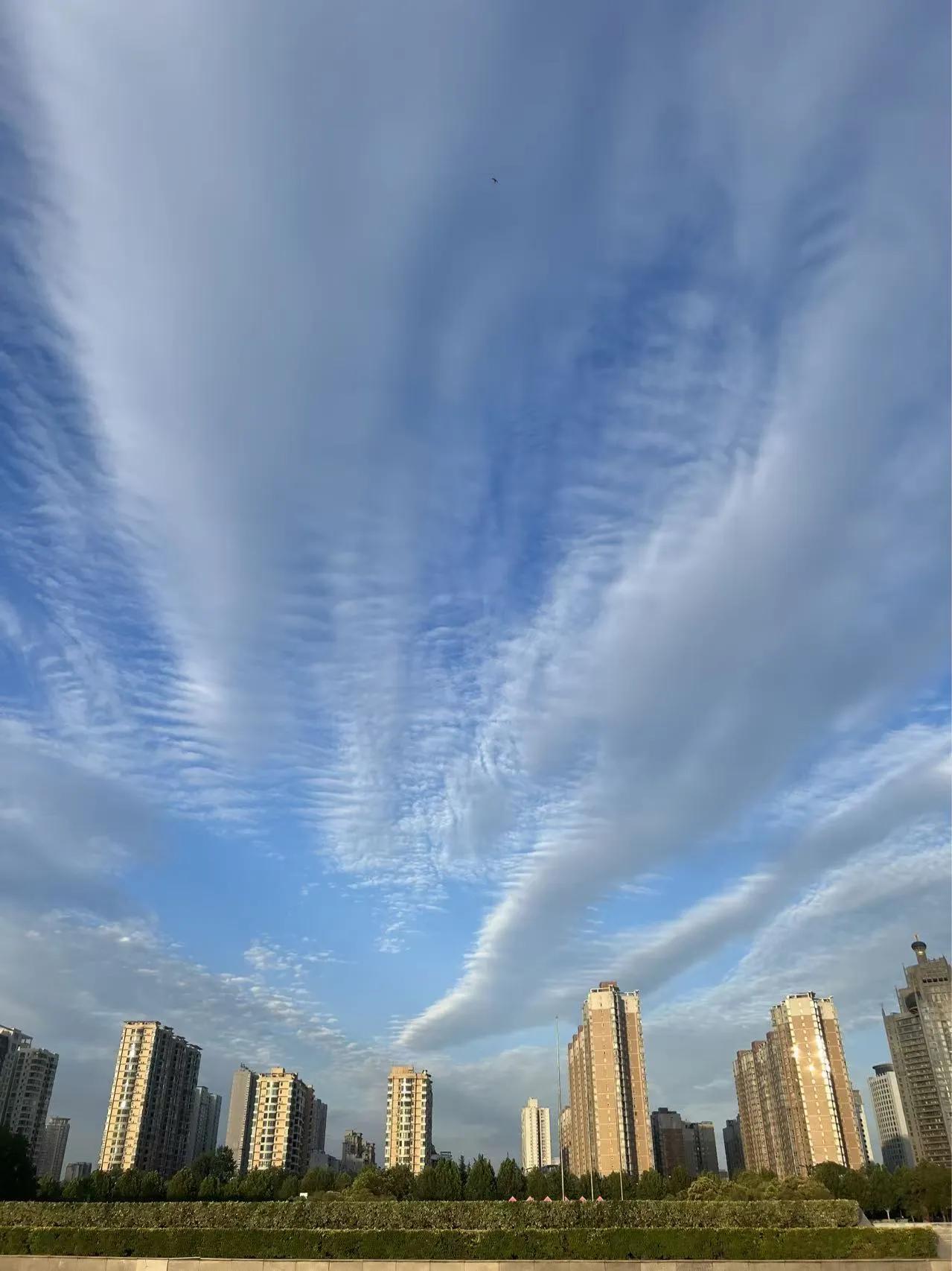 跟朋友认识久了，我买的什么股票，他从来不问。不是我不说，他刚开始也问，后来发现