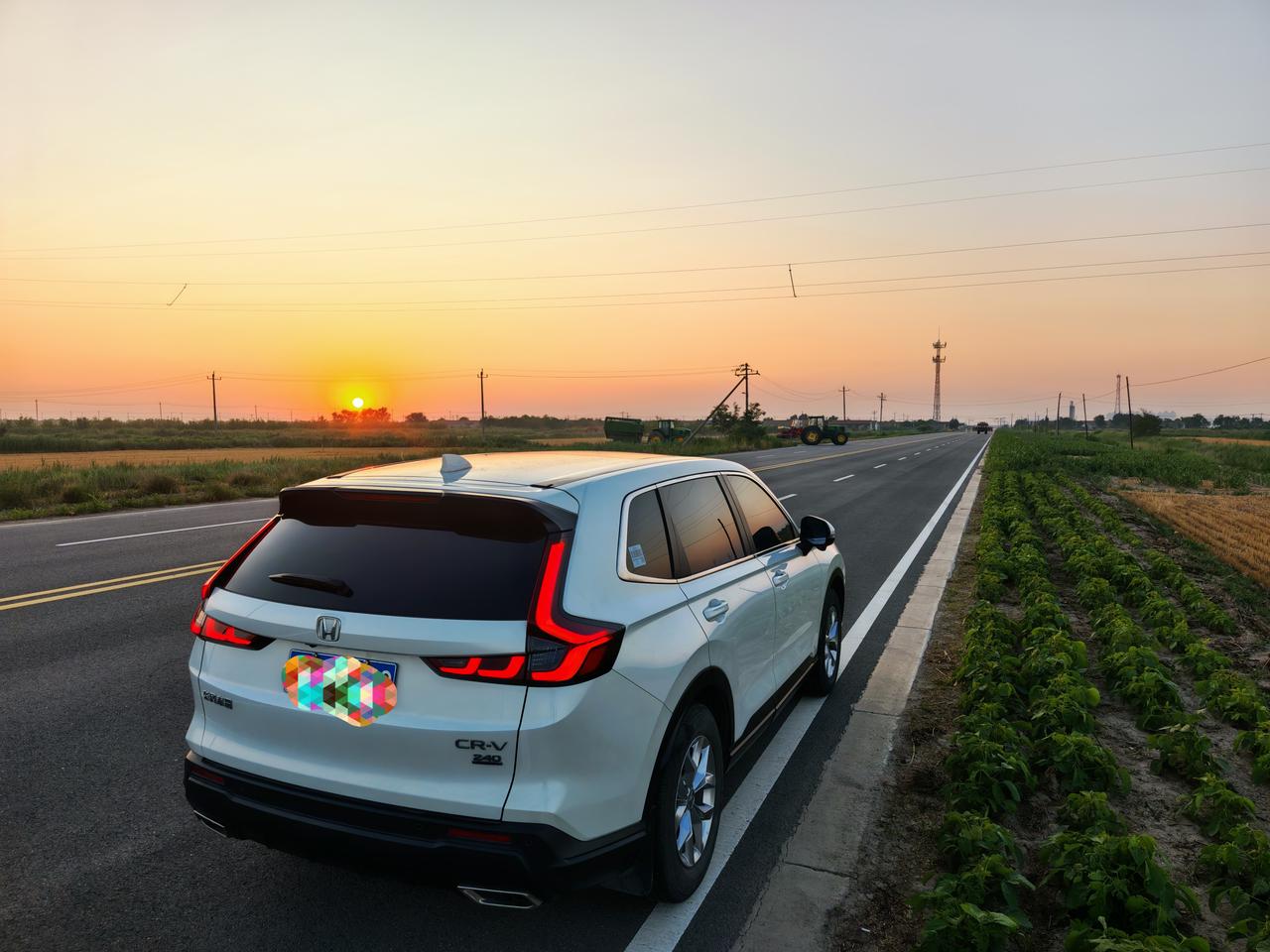 我个人觉得本田CR-V是一款皮实耐用的车子，一款实用的家用车，虽然有一些小毛病，