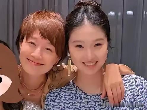 文章马伊琍的女儿们谁更像妈妈文章马伊琍的女儿们谁更像妈妈文章的大女儿文爱马模样
