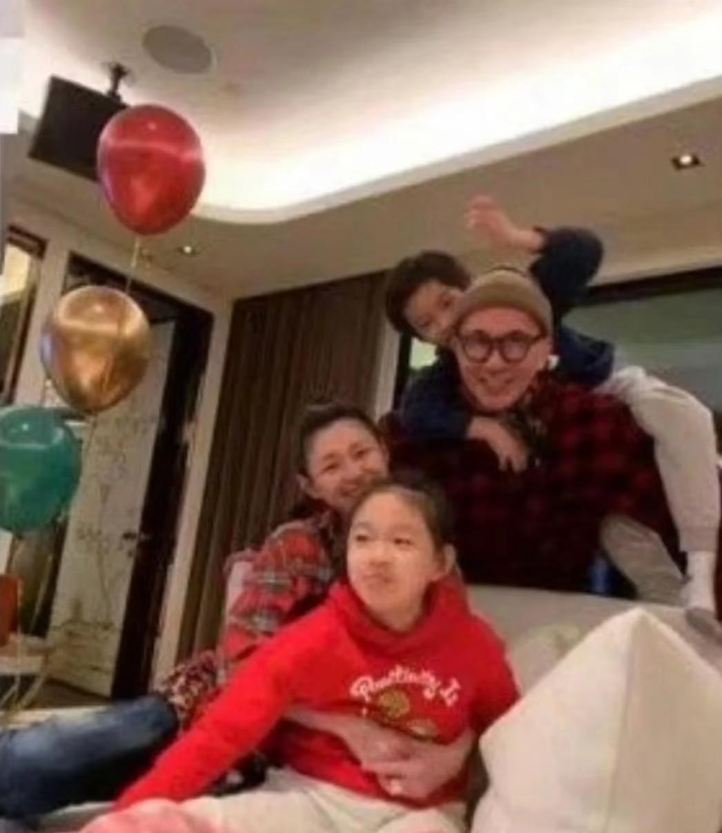 带孩子、经常看孩子的话就肯定会被拍到啊，自从姐姐出事以来，一次都没有拍到过她们