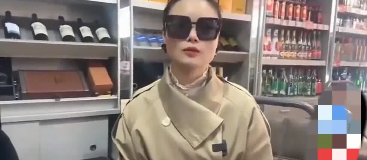 奇皅女相亲这位女士是位带小孩的离异女子，她的相亲要求有四点，很