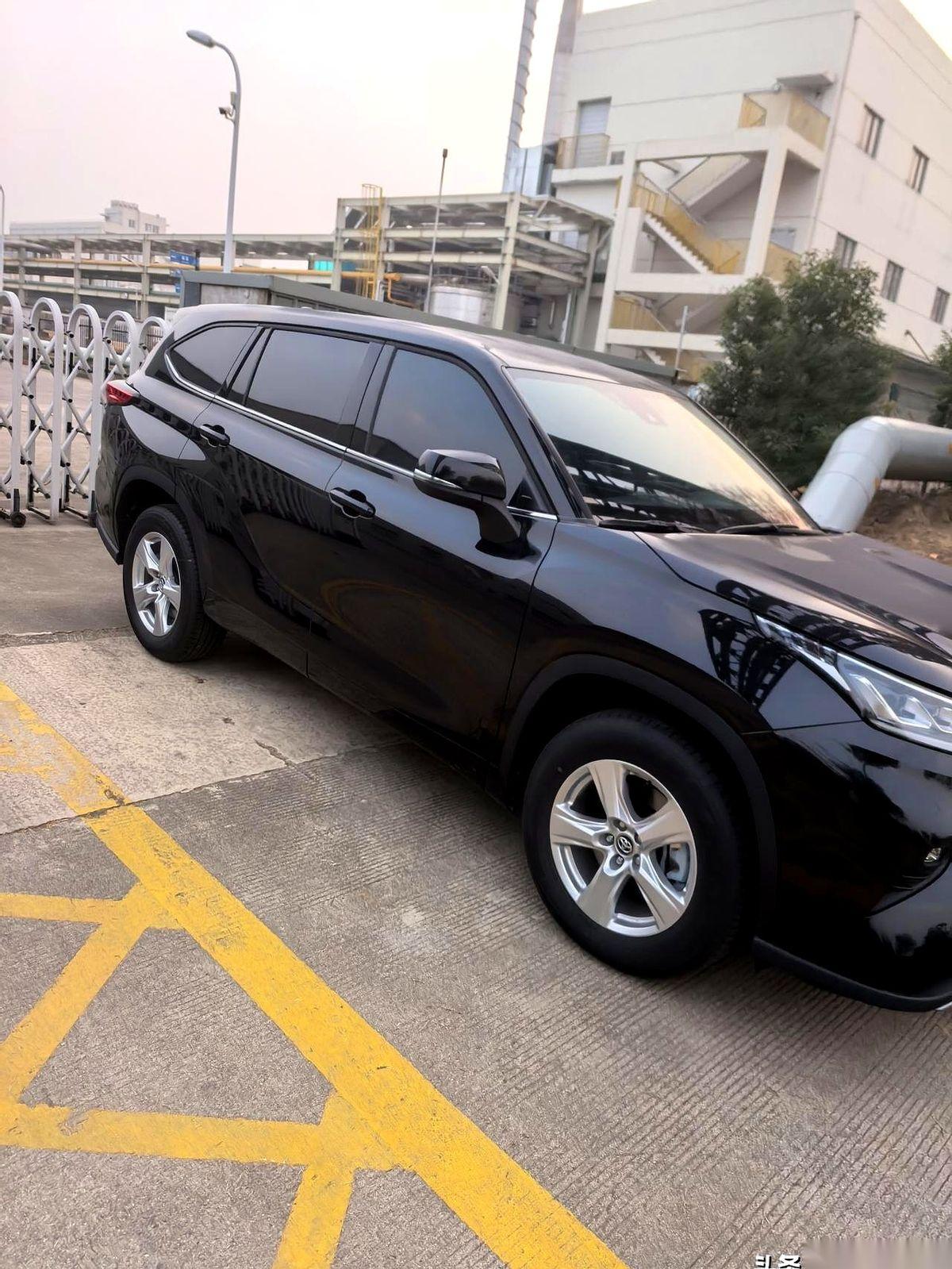 我这几天开着我的新汉兰达，真有点懵了。仪表盘上那个数字，7.0，就这么不大不小