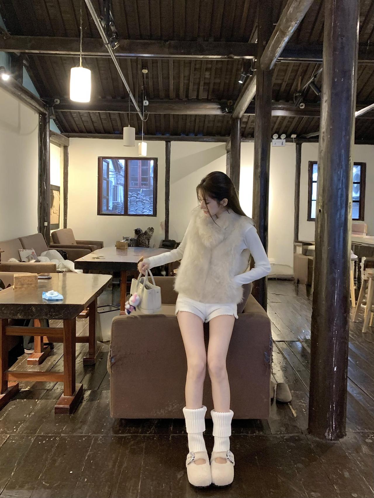 毛茸茸…氛围感穿搭。