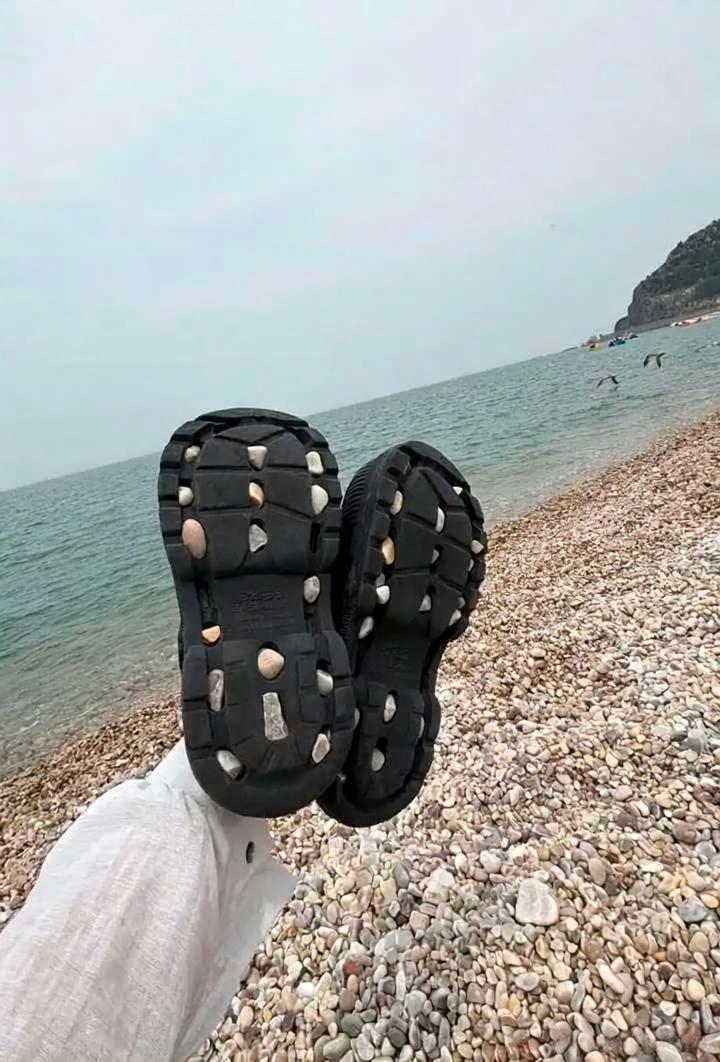这不能穿洞洞鞋