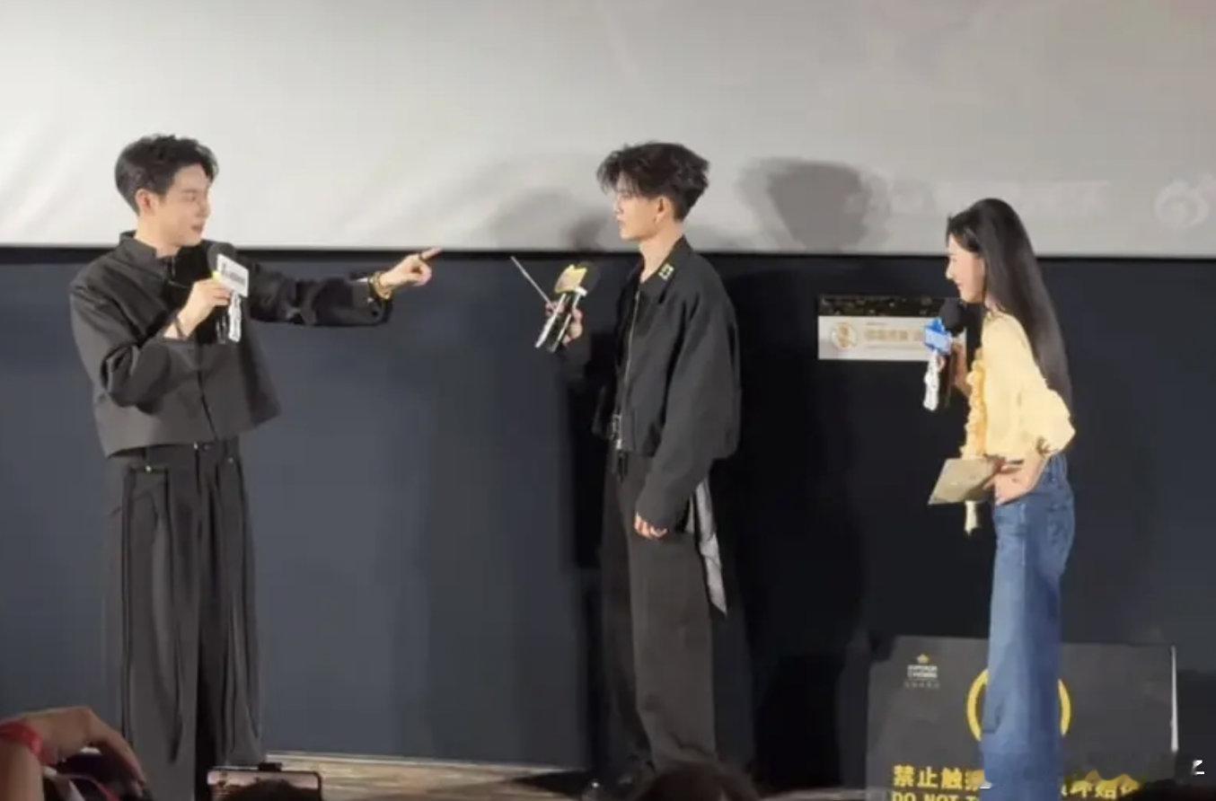 他俩把马骑走了，我骑什么​​​