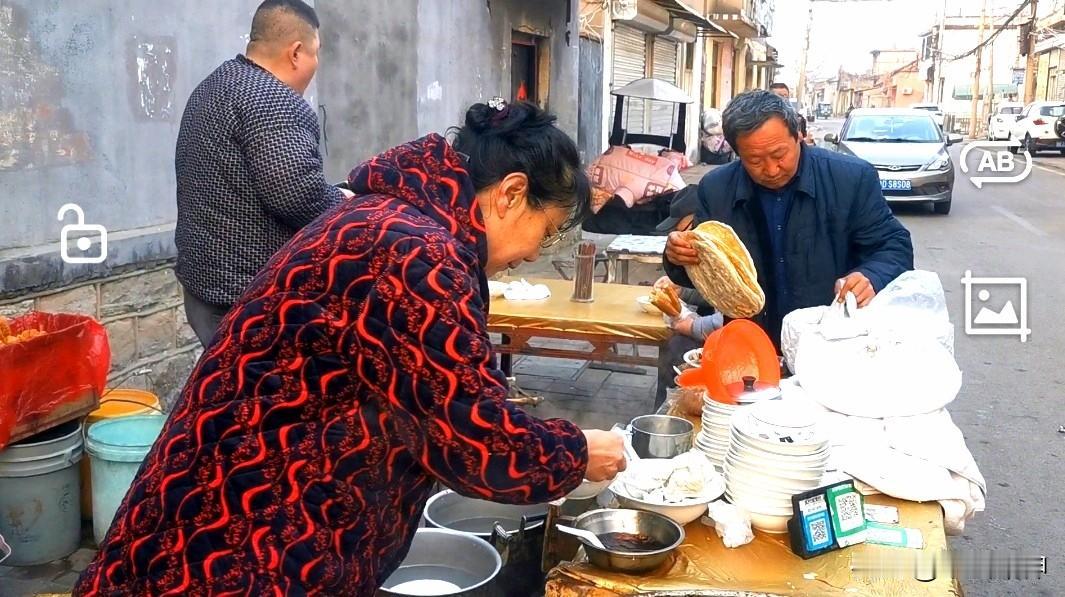 我从矿上退休20年，日前重回老单位，在矿老大门的门口食摊处，又尝到了几十年前经常