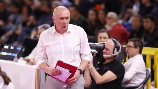 【意媒曝巴博里尼将重掌诺瓦拉】排球转会动态2月6日，据《米兰体育报》报道，诺瓦