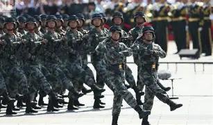 美国战略圈突然风向大变？资深军事专家公开坦言：中国已是根基稳固的超级大国，任何外