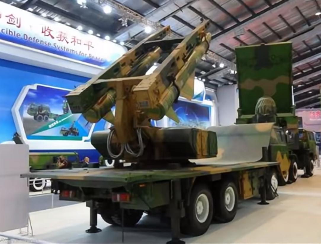 这回泰柬边境是真的闹大了，8个小时狂轰5000发火箭弹，这火力密度简直让人头皮发