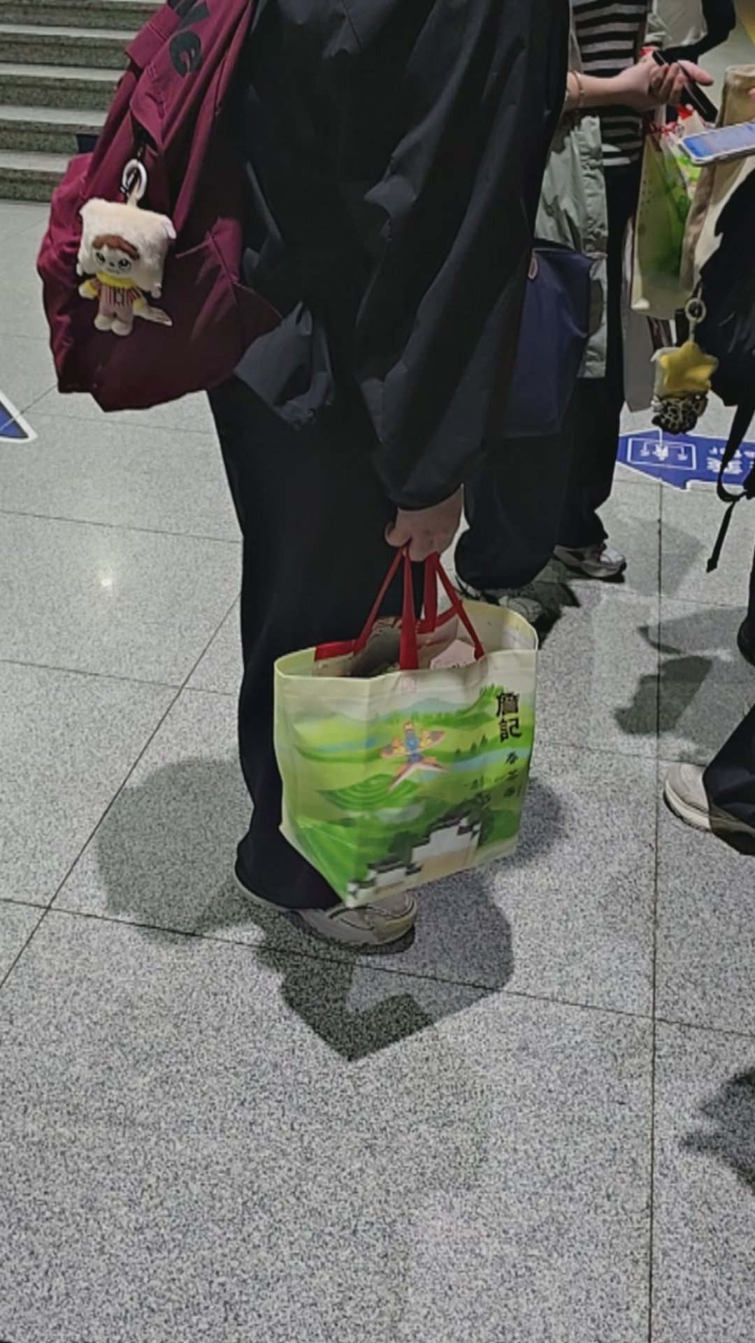 凌晨的合肥南站，一步一个俊丝。合肥·合肥南站