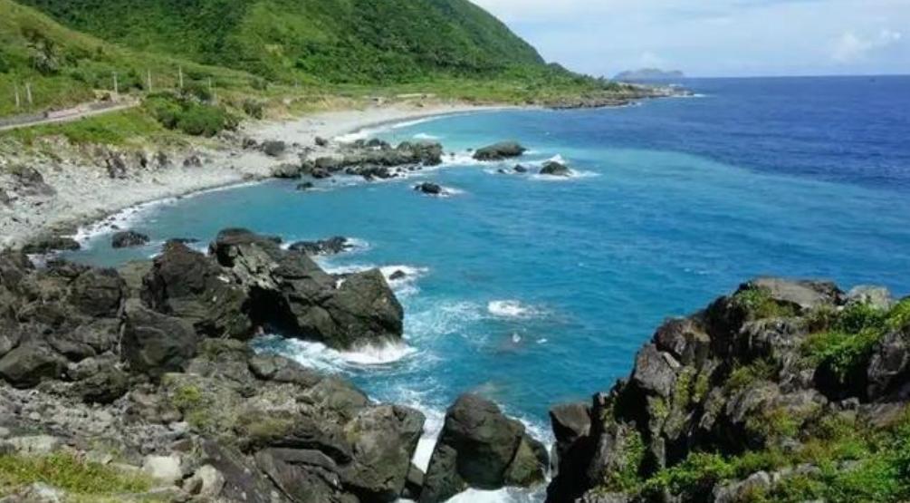 我国台湾岛东边太平洋上有一个大岛——兰屿，面积约45平方公里，有钓鱼岛的十几倍大