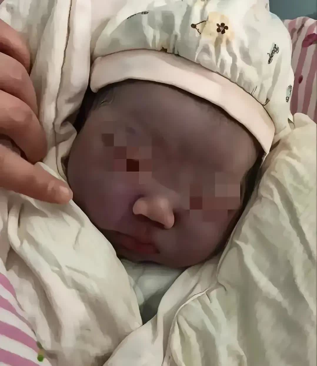 广东，一名女子和老公结婚了三年，一直没有怀上孩子，她一直吃中药，终于在第四年的时