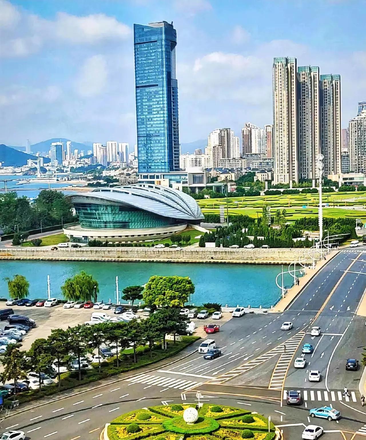 图片是厦门？还是青岛？或者是大连？有知道的朋友吗？在线急等！我和朋友决定抓住假期