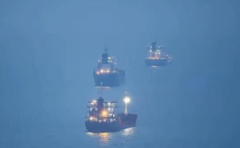 当地时间2月9号，我国香港籍的一艘油轮在印度洋被美军扣押！简直是无法无天了，现