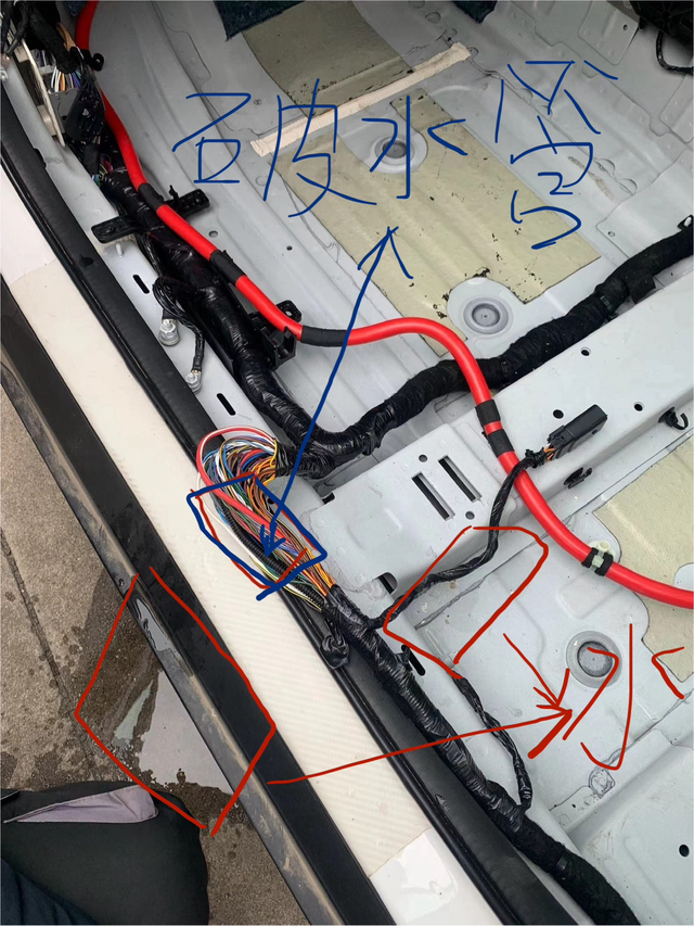 长见识了，吐槽我的雪弗兰2年不到雪弗兰，遇到了小概率的问题～～～座位下隐藏有一