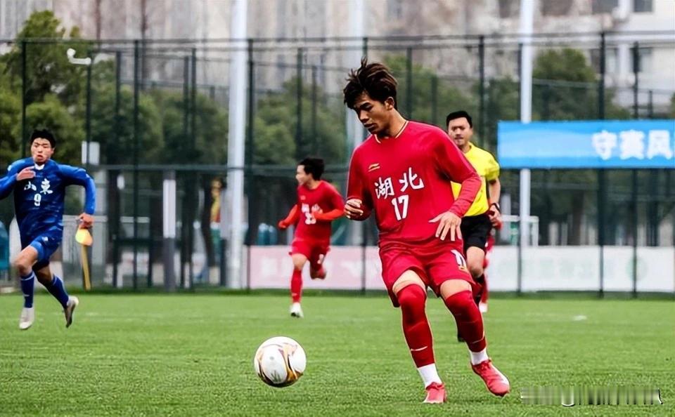 振奋！16岁希望之星加盟欧洲豪强，首秀就进球，未来或成国足领军人物。这段时间