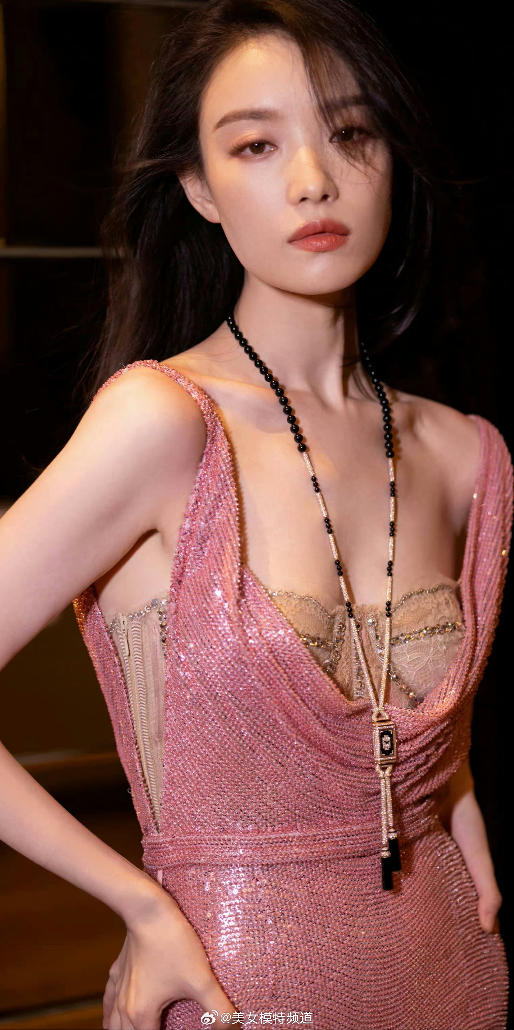 倪妮的一组红毯造型