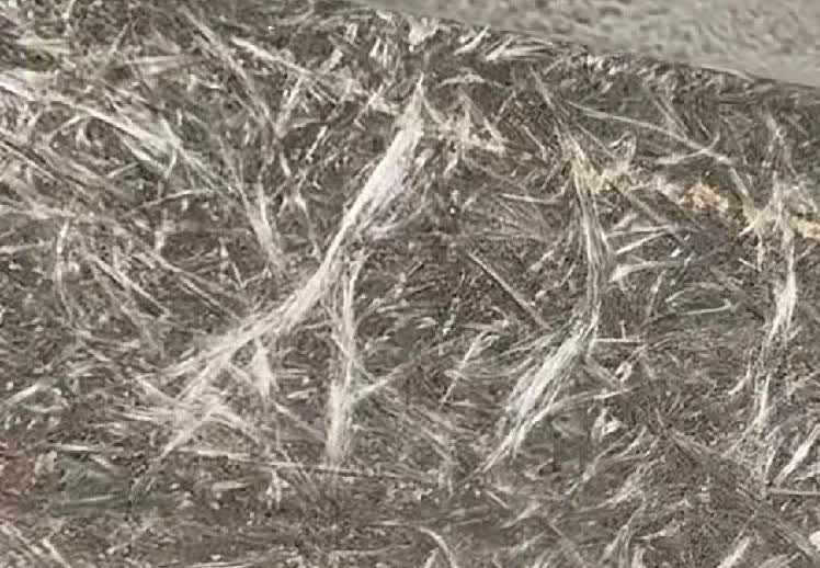 上海住在这些地方的人出门可要戴口罩了近日有人在上海浦东，嘉定区附近的街头护栏