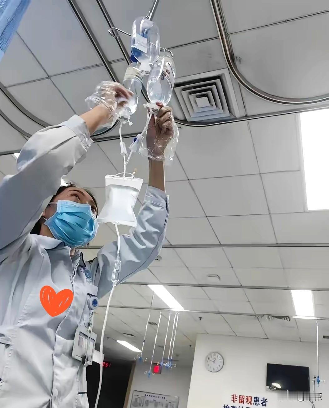 奉劝各位父母，这么冷的天，千万不要给孩子吃水果，尤其是蓝莓、车厘子、葡萄、草