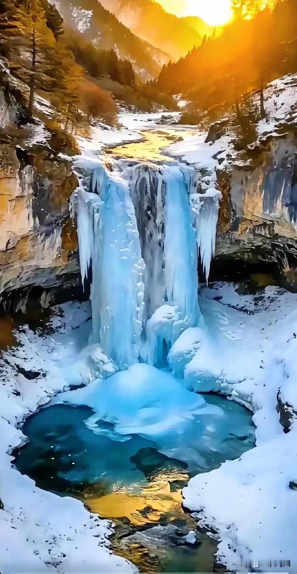 山间的冰激凌景观简直绝了！在西藏，那一座座雪山宛如不同口味的圣代冰淇淋。雅拉香布