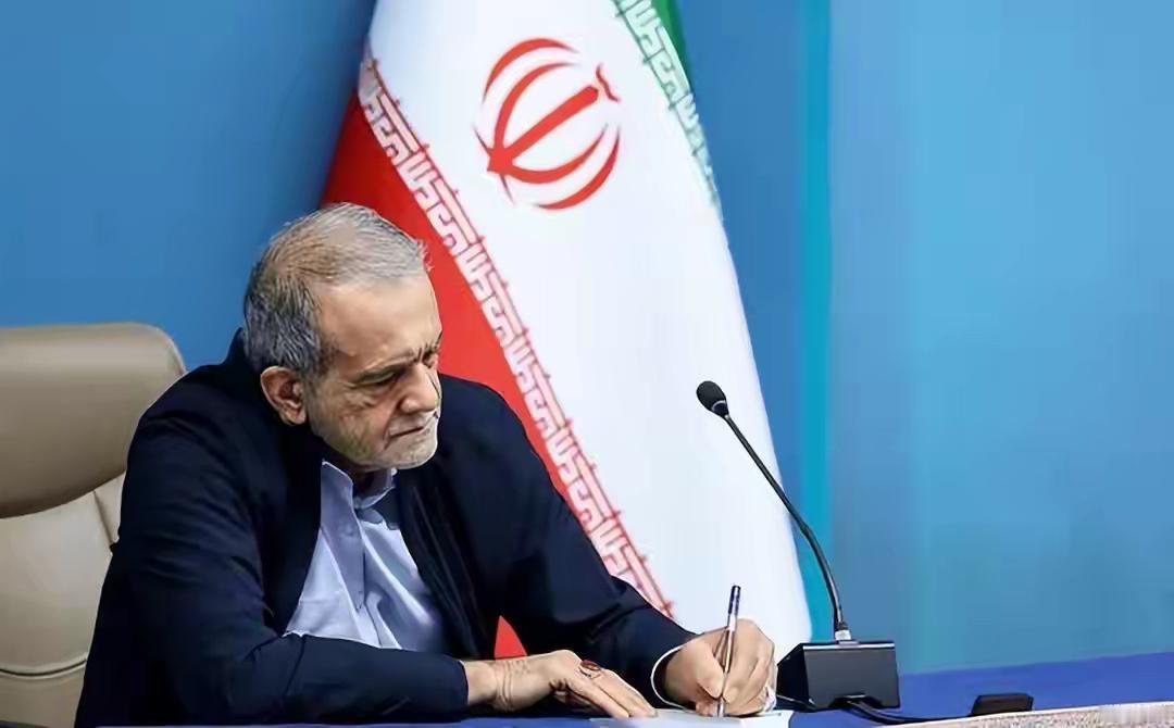 伊朗掉进停火陷阱！盟友遭袭不敢还手，美军三航母已杀到波斯湾伊朗这回可能真的走