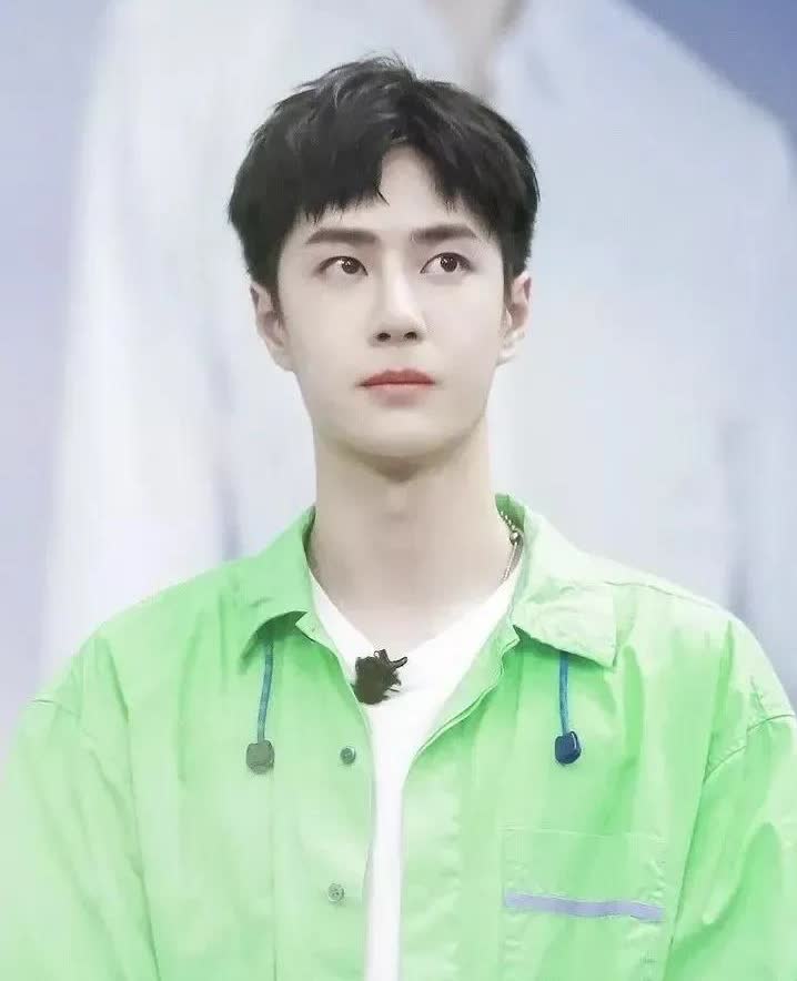 现在大概率也不会再有人瞌什么赵丽颖和王一博的CP了，因为现在的赵丽颖已经口碑全
