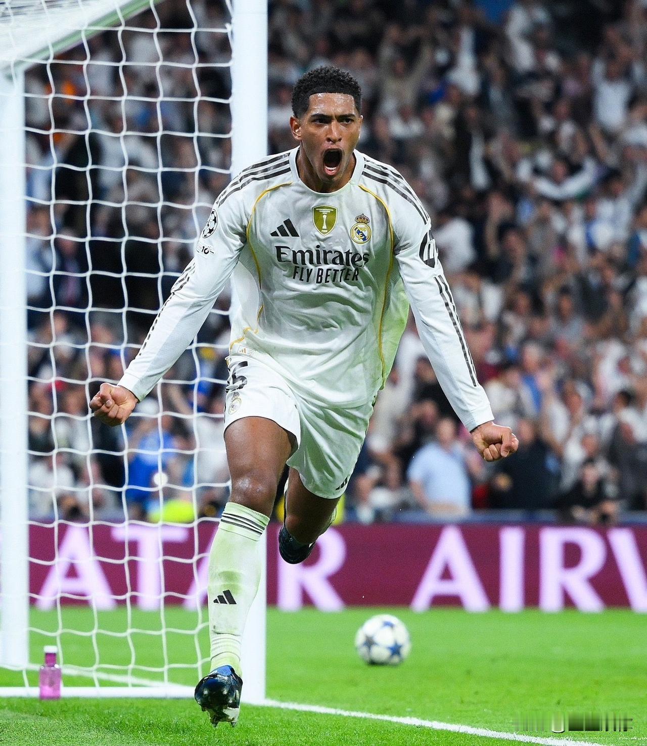 真心觉得贝林厄姆一直走错了发展路线。他不该硬顶二前锋、进攻核心的打法，执着刷数